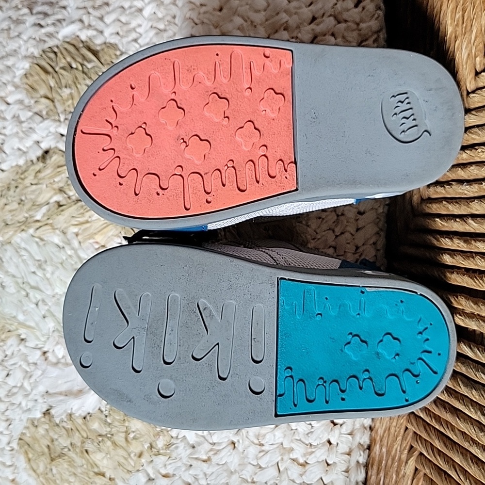 Ikiki Spider Squeaky Toddler Shoes | Blue/Gray, size 6 - Picture 9 of 15